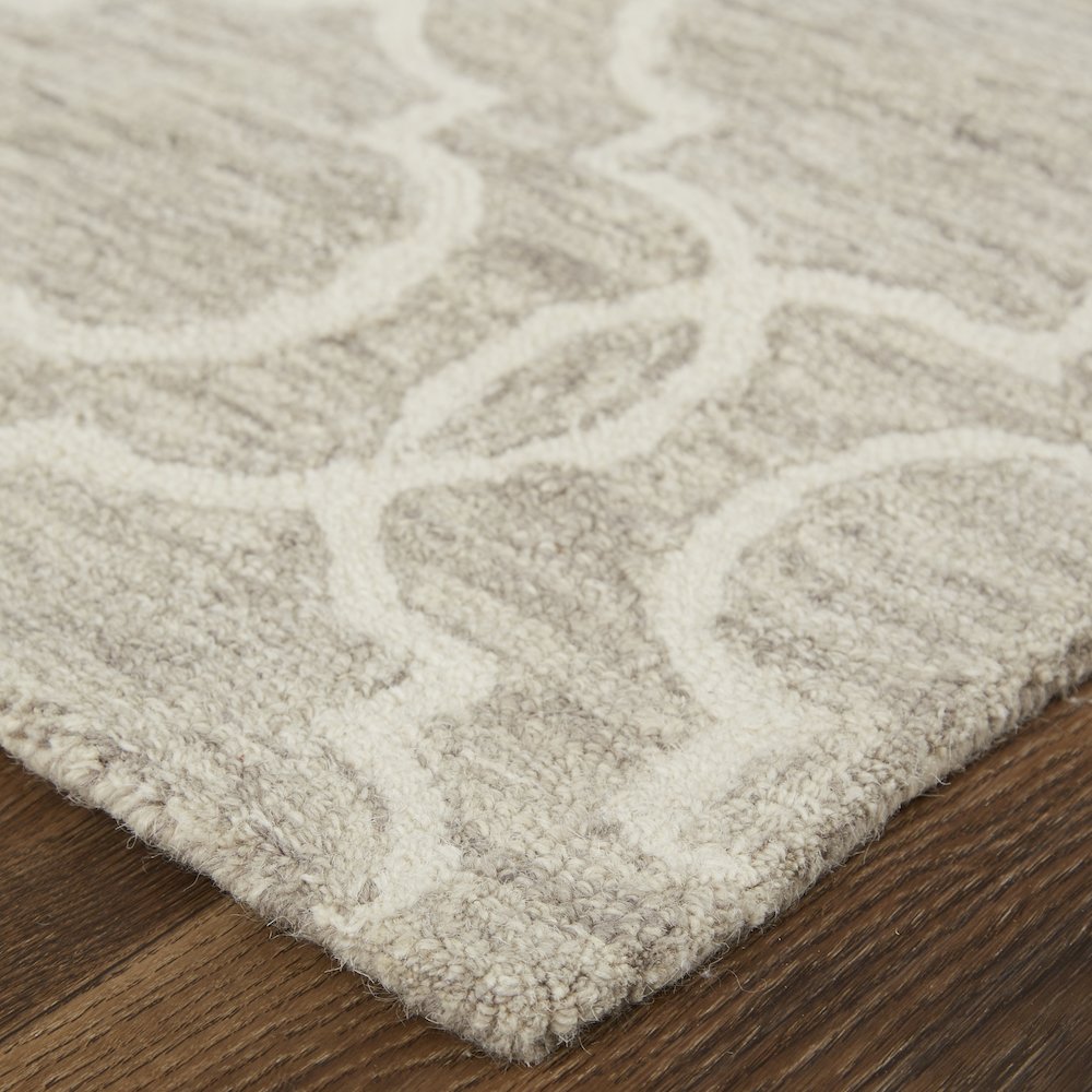 Belfort Transitional Trellis & Lattice, Gray/Ivory, 10' x 14' Area Rug. Picture 3