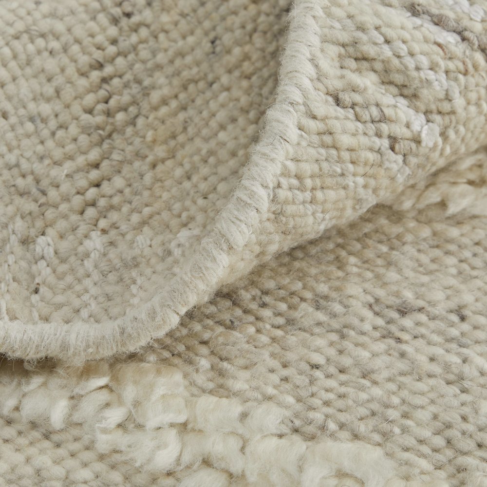 Ashby Transitional Geometric, Tan/Ivory, 3'-6" x 5'-6" Accent Rug. Picture 7