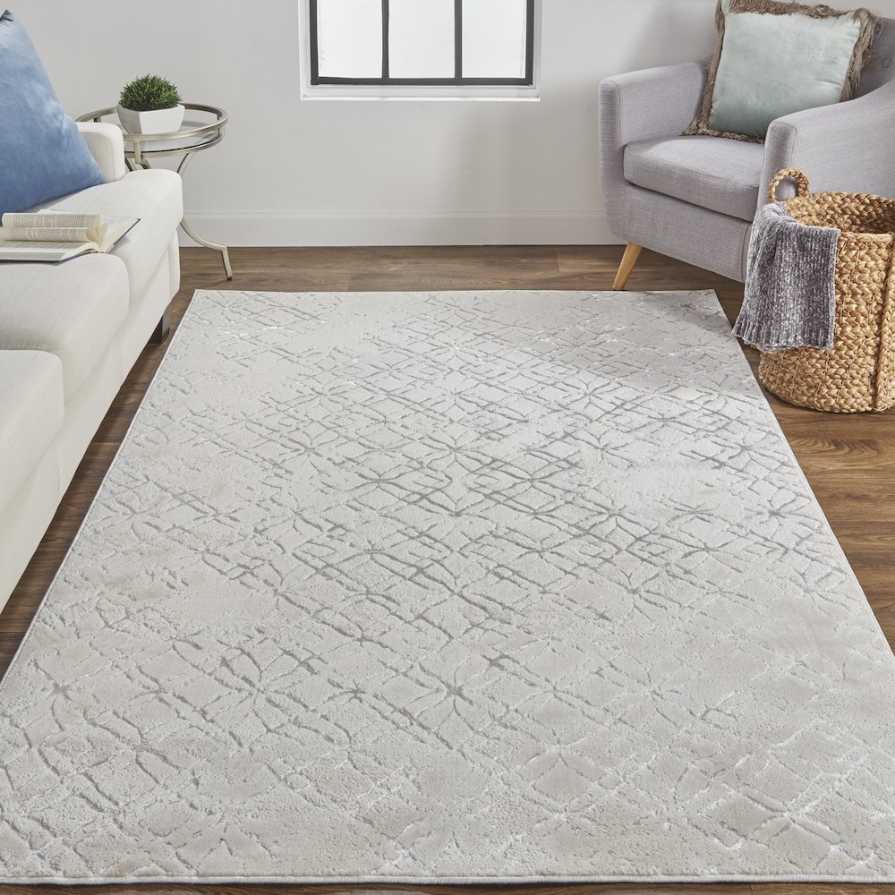 Micah Modern Distressed, Silver/Gray/White, 3'-11" x 6' Accent Rug. Picture 2