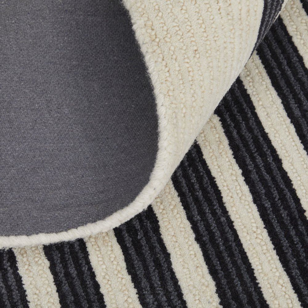 Maguire Transitional Abstract, Gray/Ivory/Black, 2' x 3' Accent Rug. Picture 7
