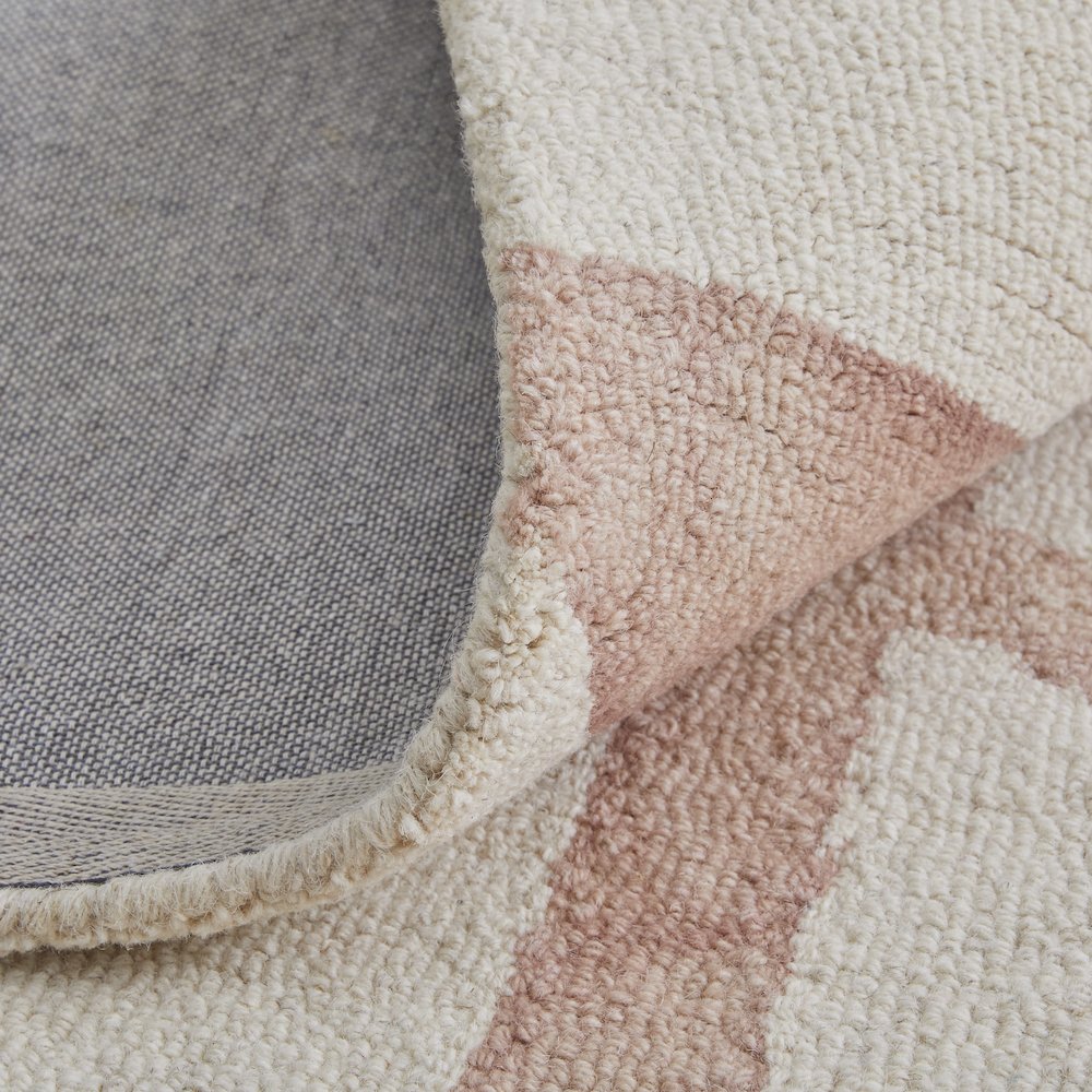 Lorrain Geometric Patterned Wool Rug, Blush Pink, 3ft-6in x 5ft-6in Accent Rug, 6108571FBLH000C50. Picture 8