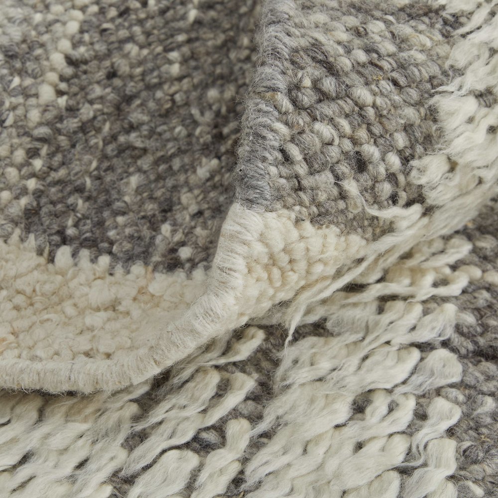 Ashby Transitional Stripes, Ivory/Gray, 3'-6" x 5'-6" Accent Rug. Picture 7