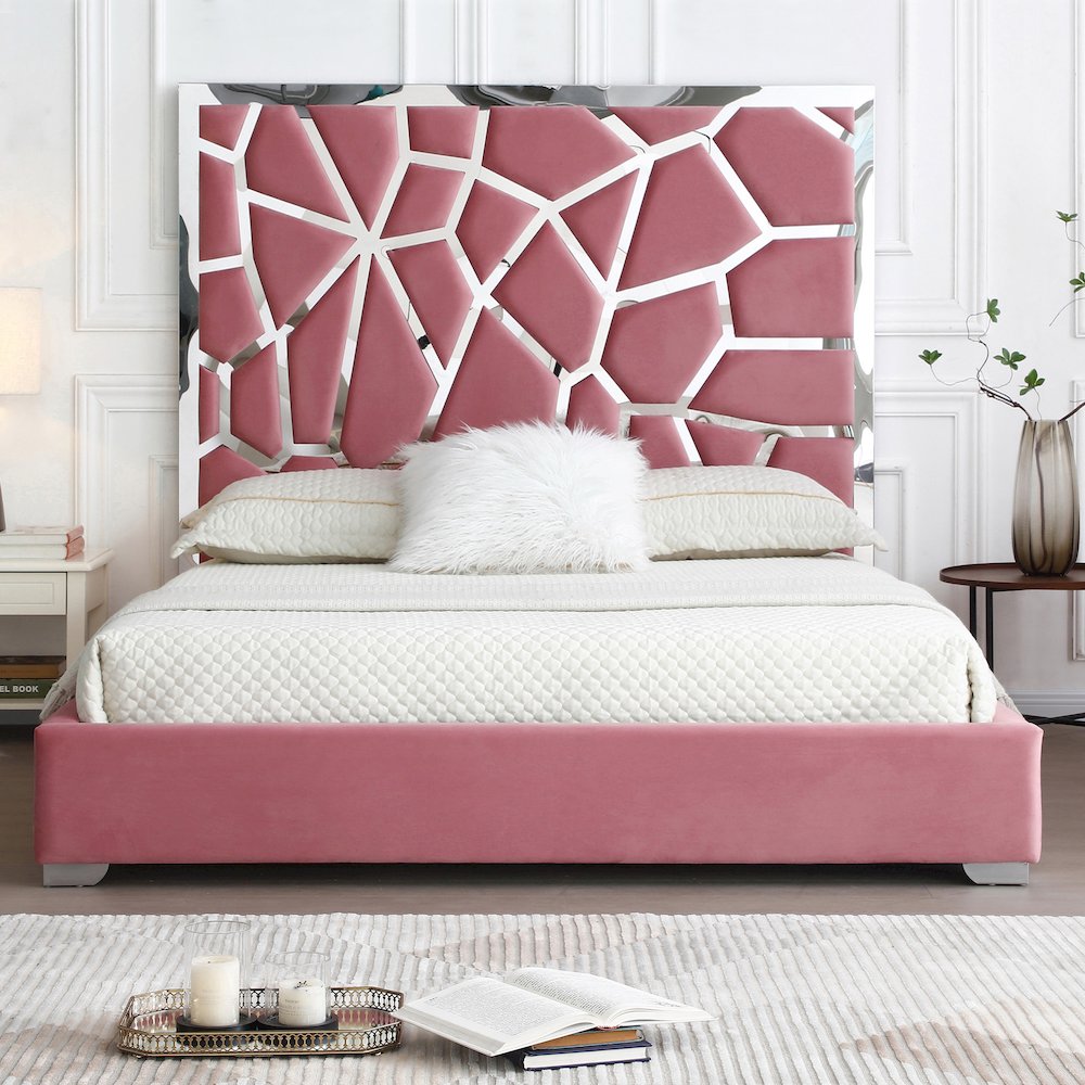 Serenity Velvet Bed with Gold Metal Frame. Picture 2