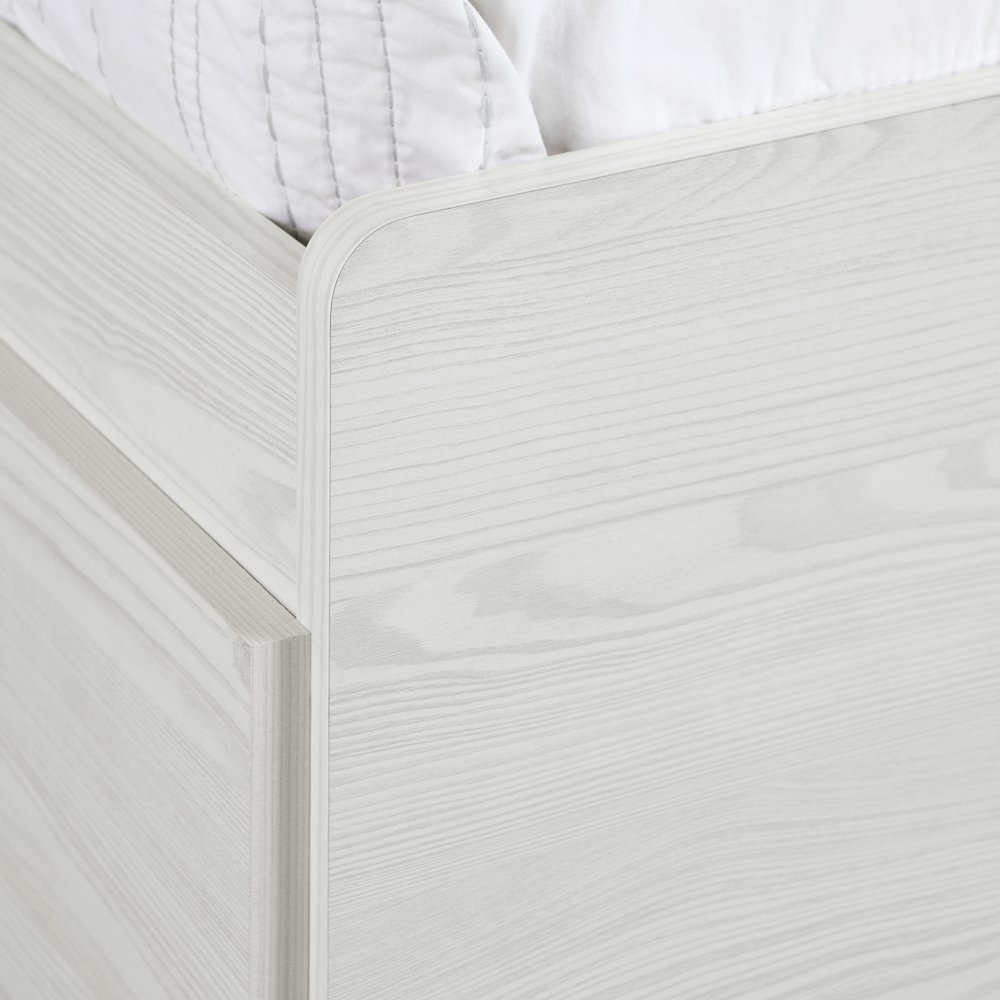 Hazen Mates Bed, White Pine. Picture 3