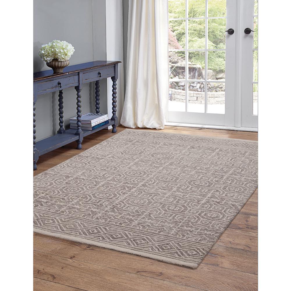 Everest Chione Grey and Ivory Area Rug, 5' x 8'. Picture 1