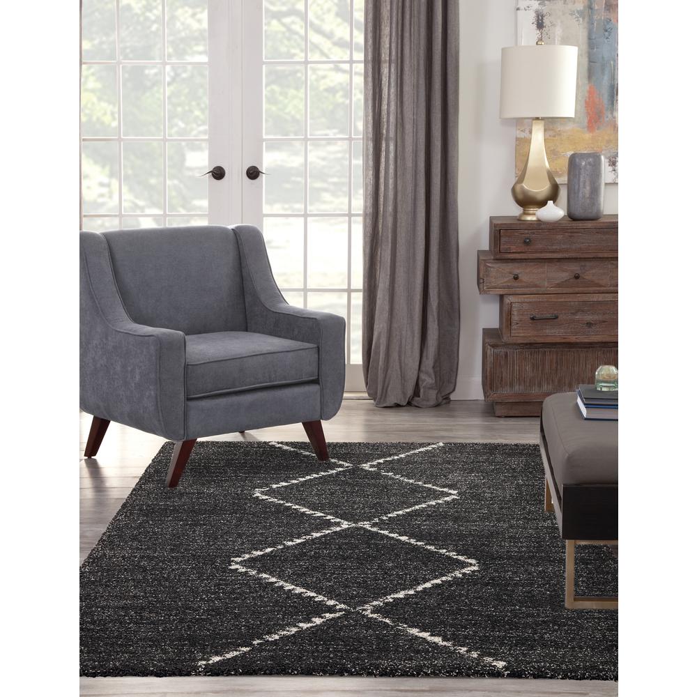Granada Asher Black/ Ivory Argyle Area Rug, 5'3" x 7'6". Picture 1