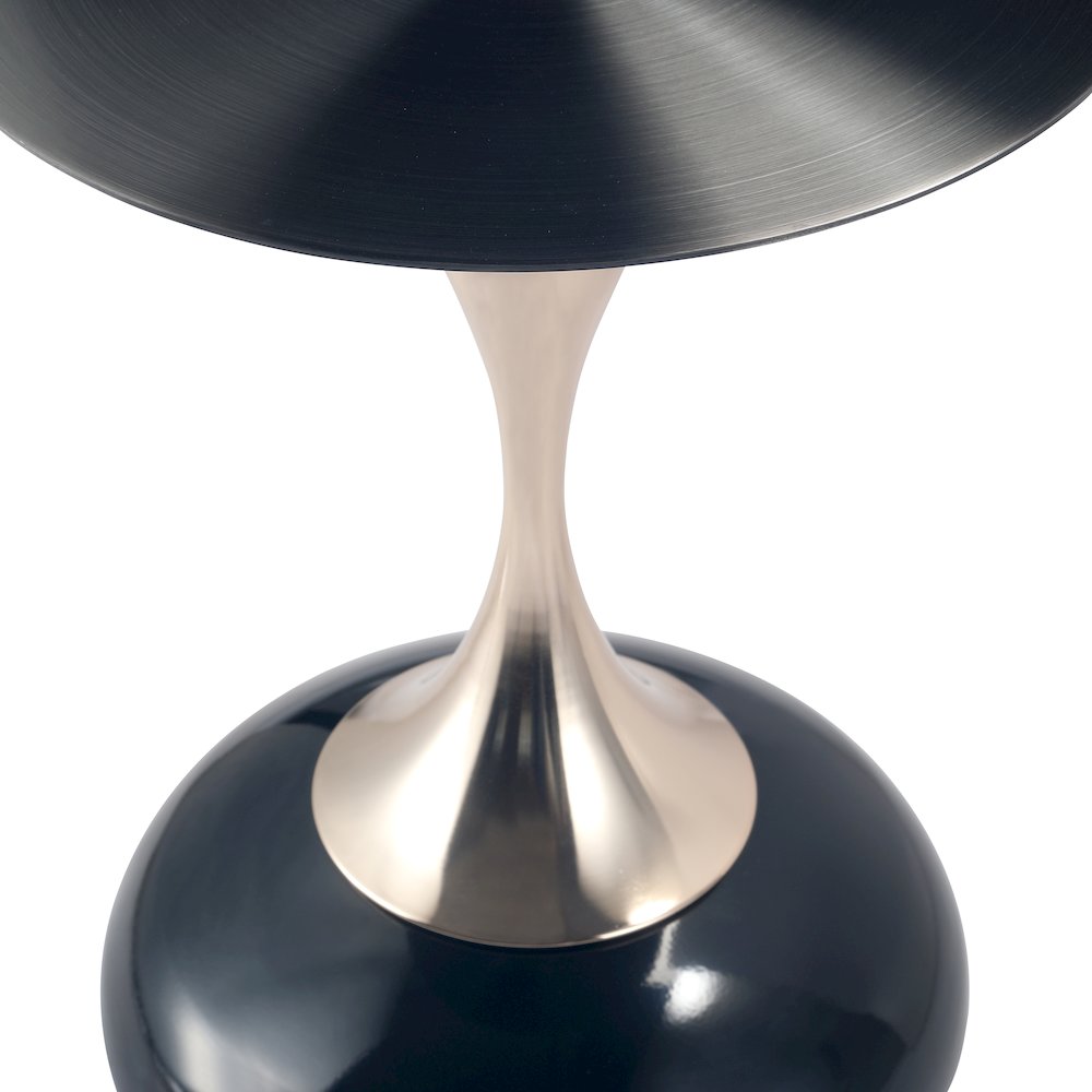 Savoy Collection Modern End Table In Shiny Black. Picture 11