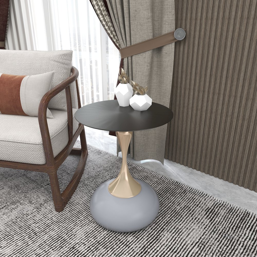 Savoy Collection Modern End Table In Silver. Picture 6