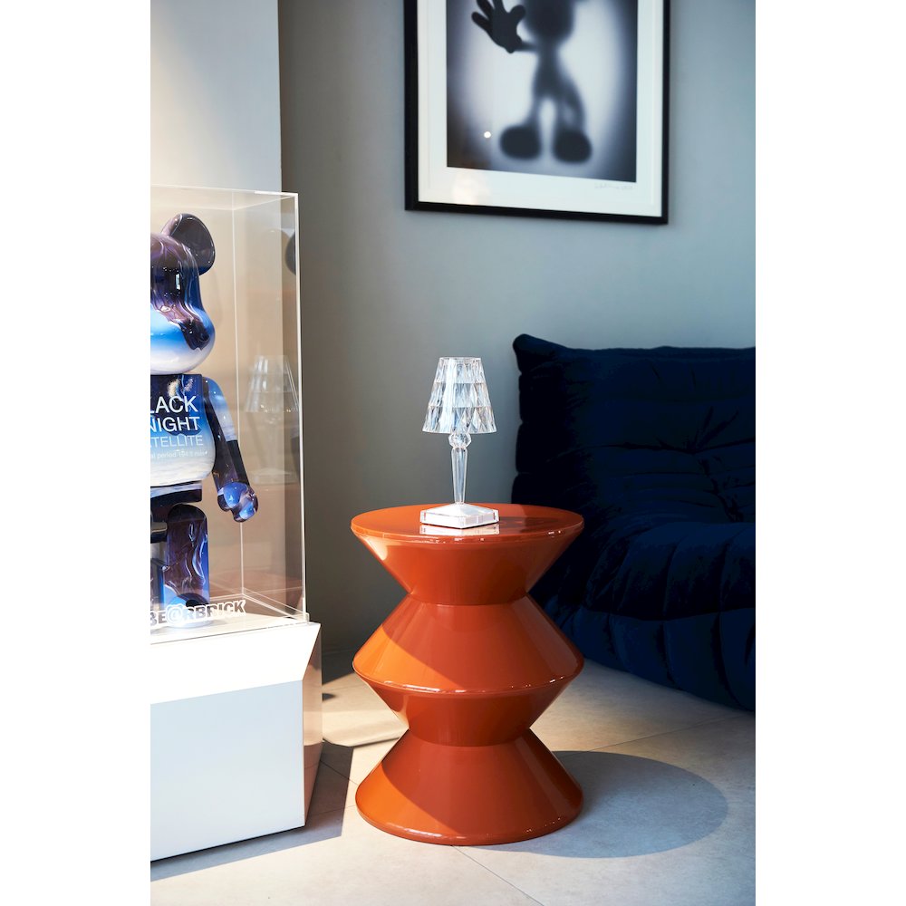 Aura Modern Plastic Side End Table, Indoor/Outdoor Use, Brown. Picture 10