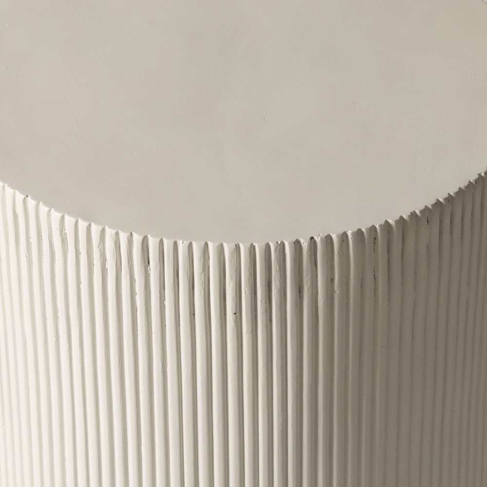 Eden Collection Fiberglass Outdoor Side Table in White. Picture 20