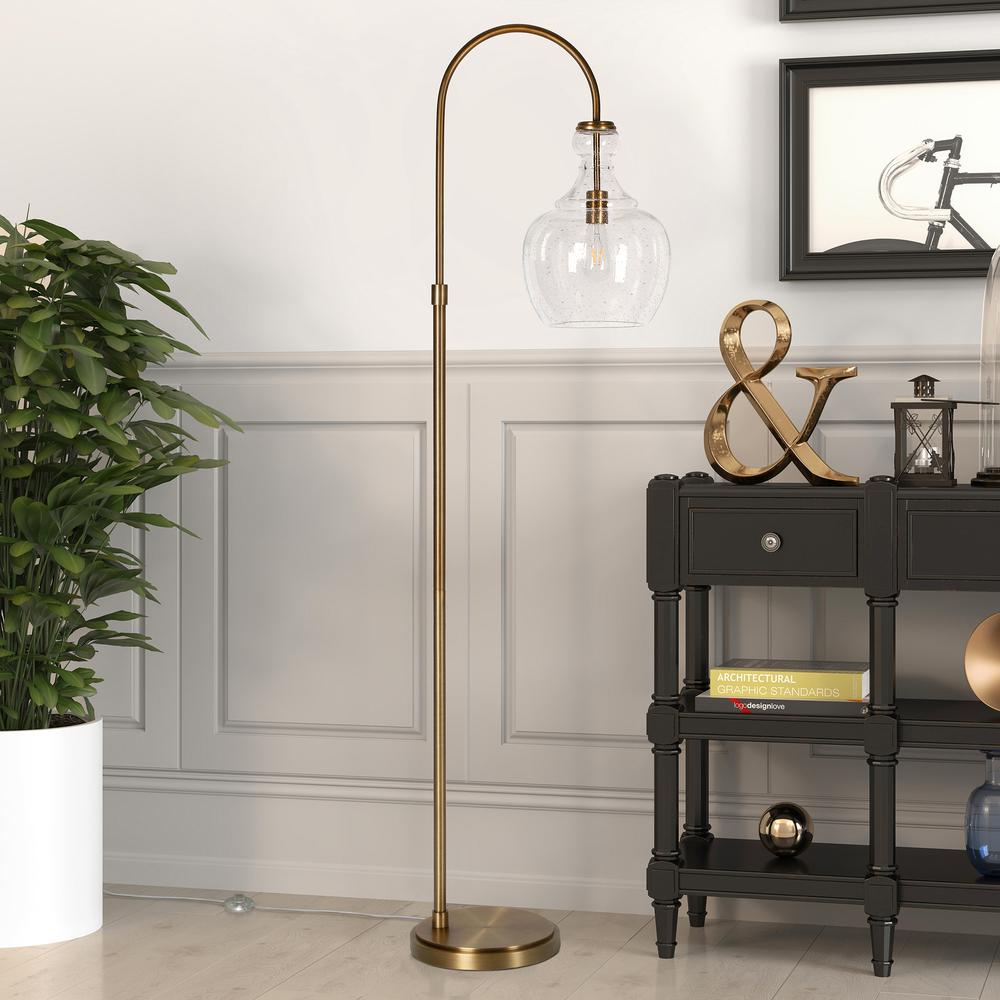 Verona Arc Floor Lamp with Glass Shade in Brass/Seeded. Picture 2