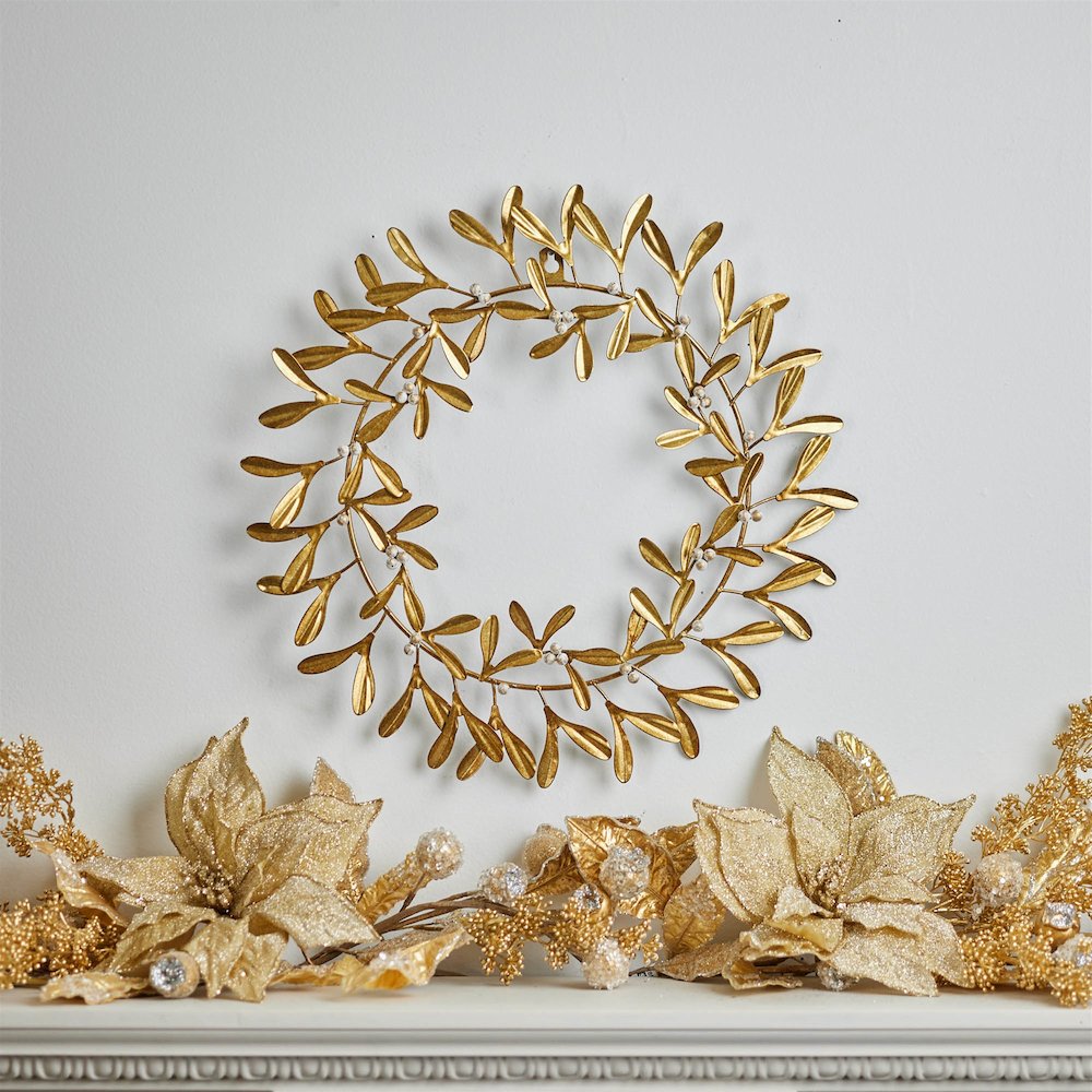 Metal Mistletoe Wreath. Picture 3
