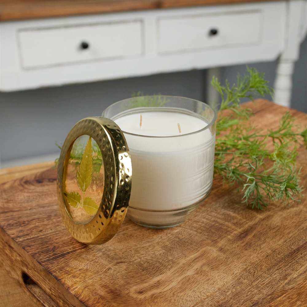 Whit Currant Scented Soy Candle with Pressed Floral Lid 4.25"D. Picture 4