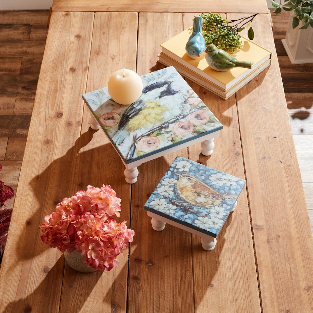 Wooden Floral Bird Pedestal Tray (Set of 2). Picture 5