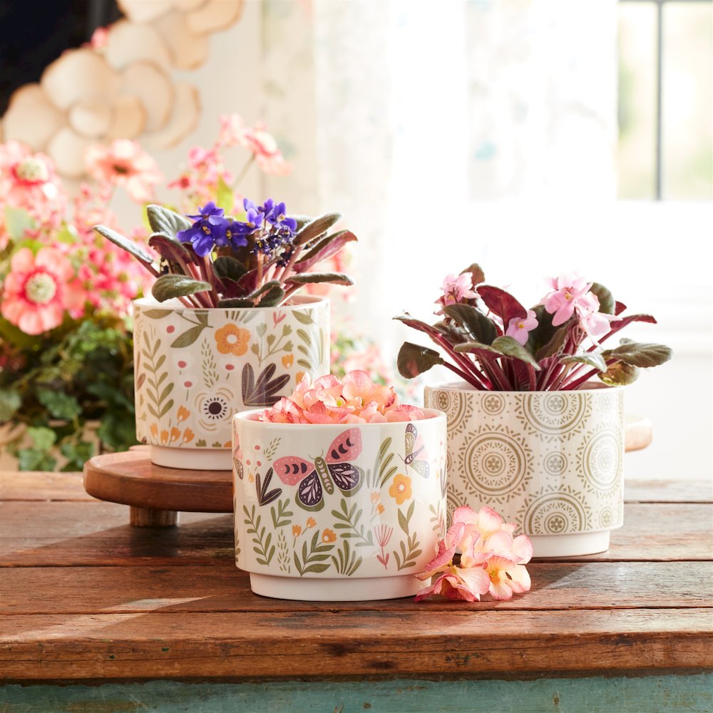 Stone Floral Patterned Planter (Set of 3). Picture 6