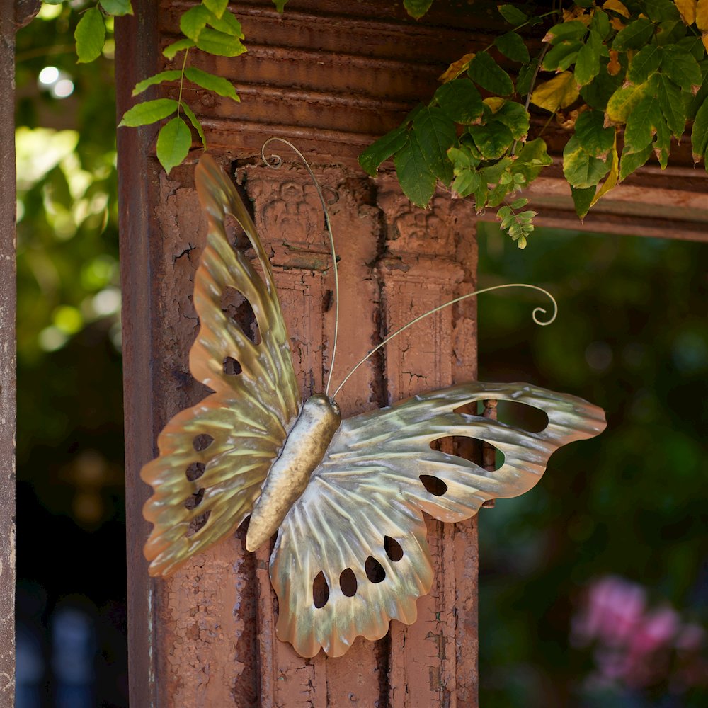 Distressed Metal Butterfly Wall Hanging (Set of 2). Picture 3