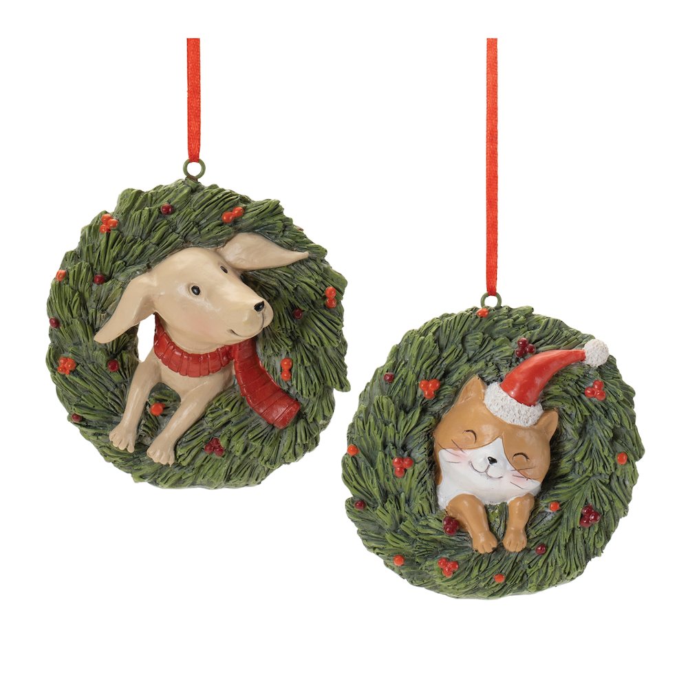 Playful Cat and Dog in Pine Wreath Ornament (Set of 4). Picture 1