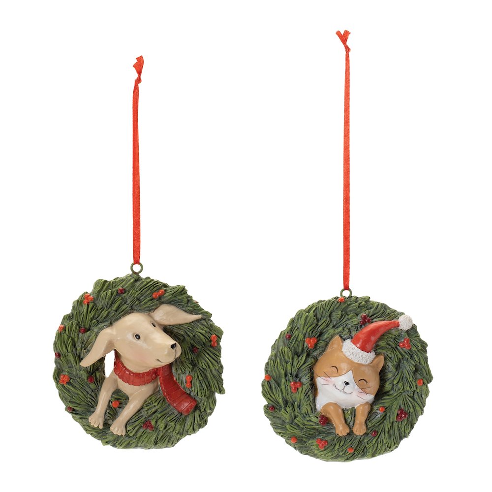 Playful Cat and Dog in Pine Wreath Ornament (Set of 4). Picture 2