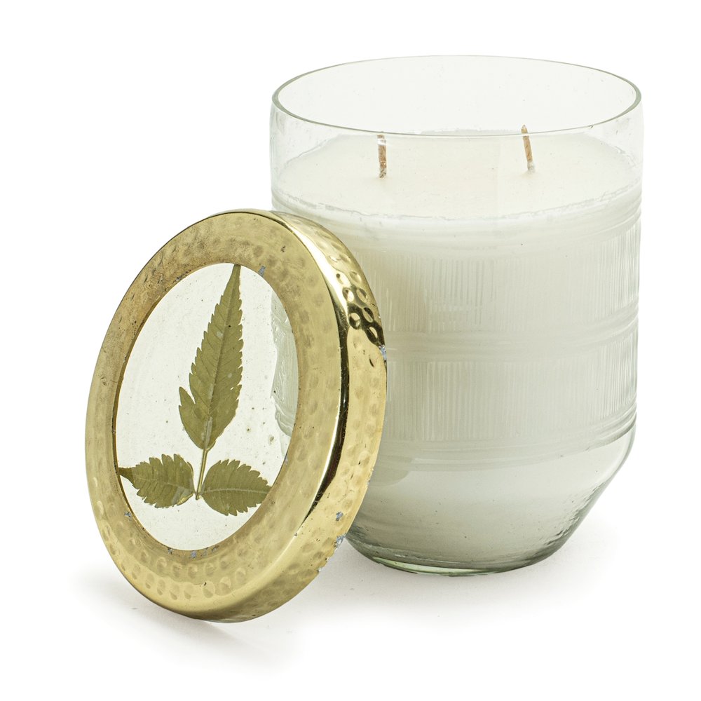 Whit Currant Scented Soy Candle with Pressed Floral Lid 5"D. Picture 3