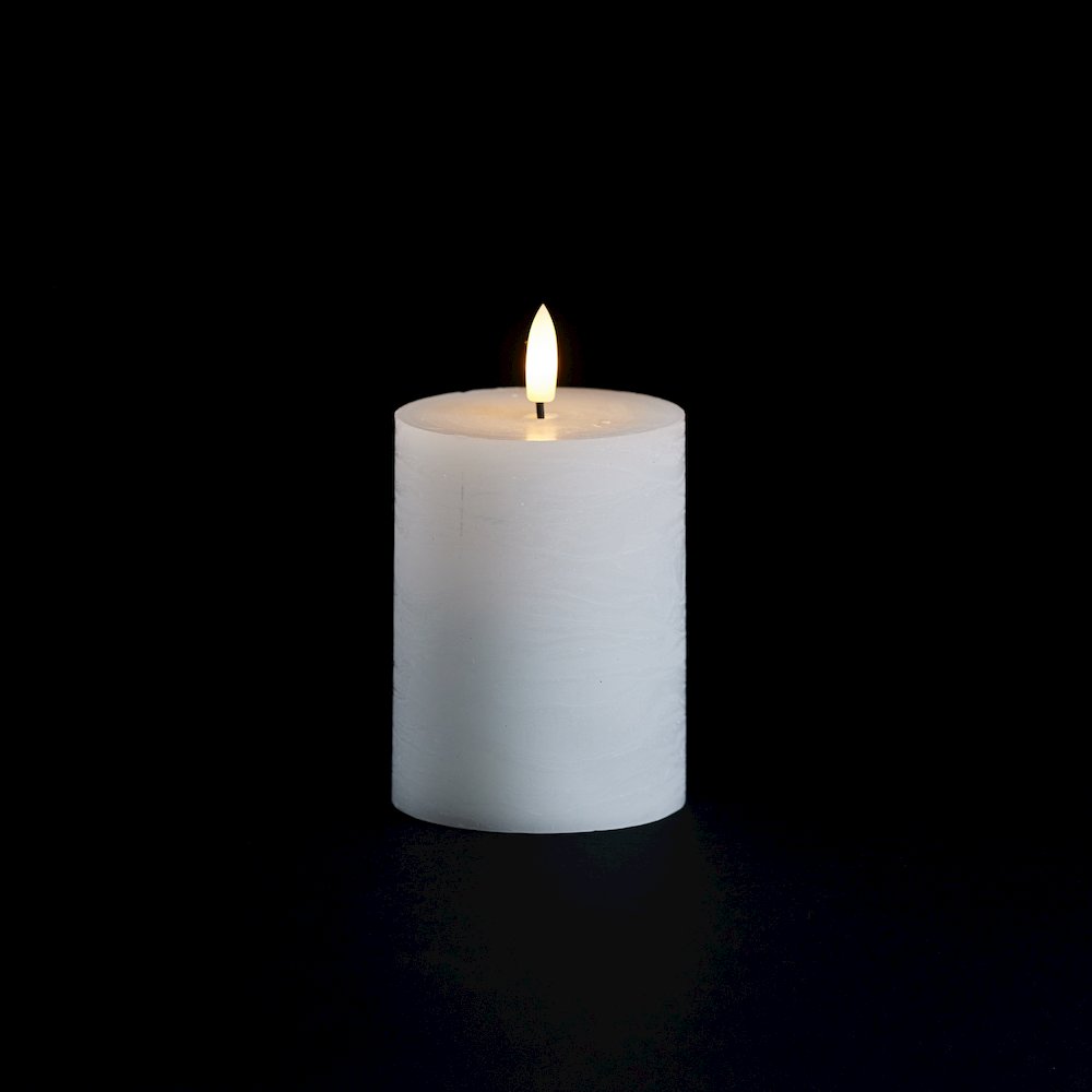 FIA Wick White Pillar Candle (Set of 2). Picture 2