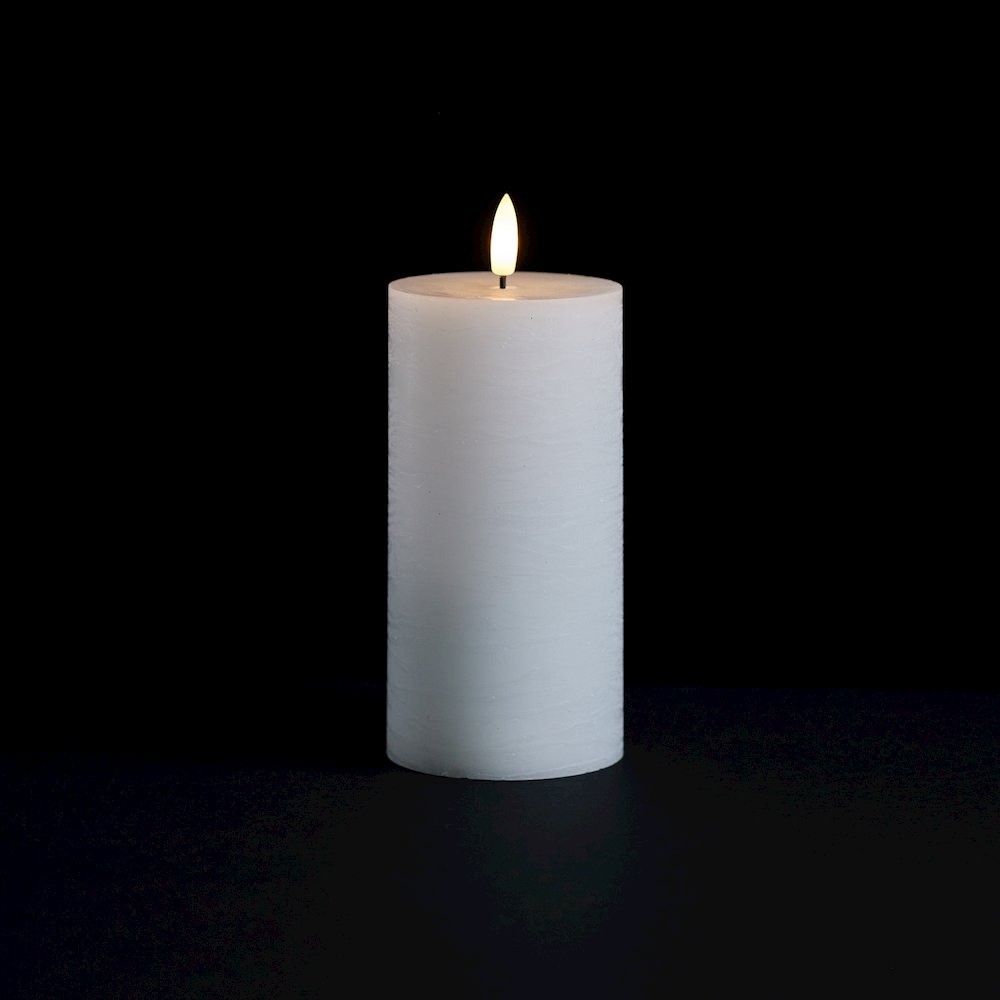 FIA Wick White Pillar Candle (Set of 2). Picture 2