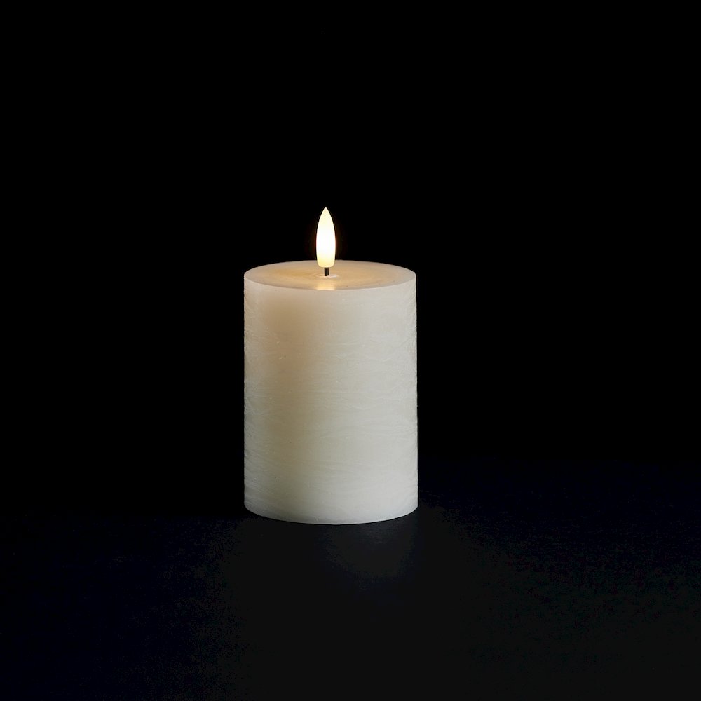 FIA Wick Ivory Pillar Candle (Set of 2). Picture 2