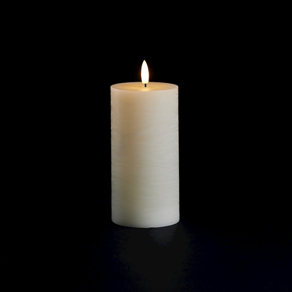 FIA Wick Ivory Pillar Candle (Set of 2). Picture 2