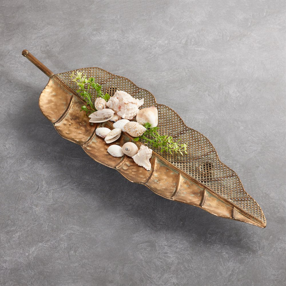 Distressed Metal Leaf Tray (Set of 2). Picture 2