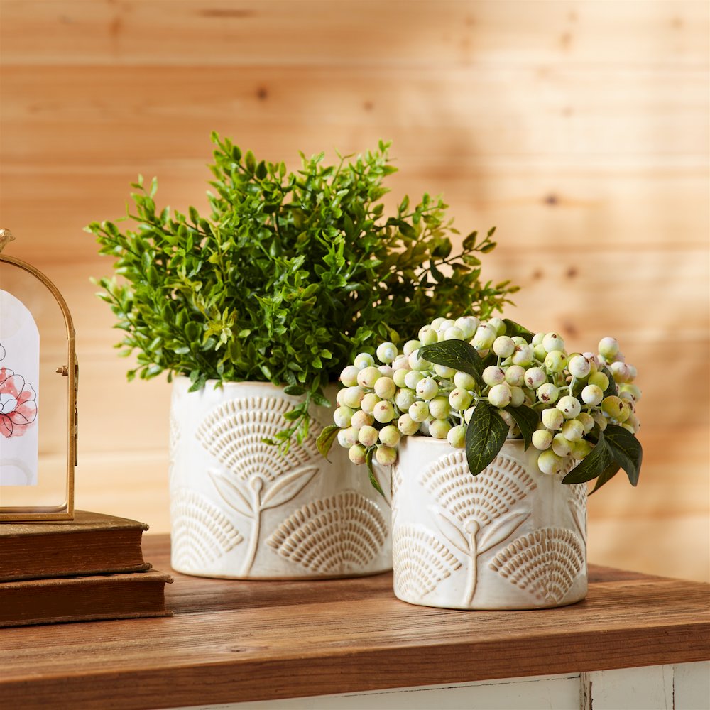 Porcelain Floral Patterned Planter (Set of 2). Picture 5