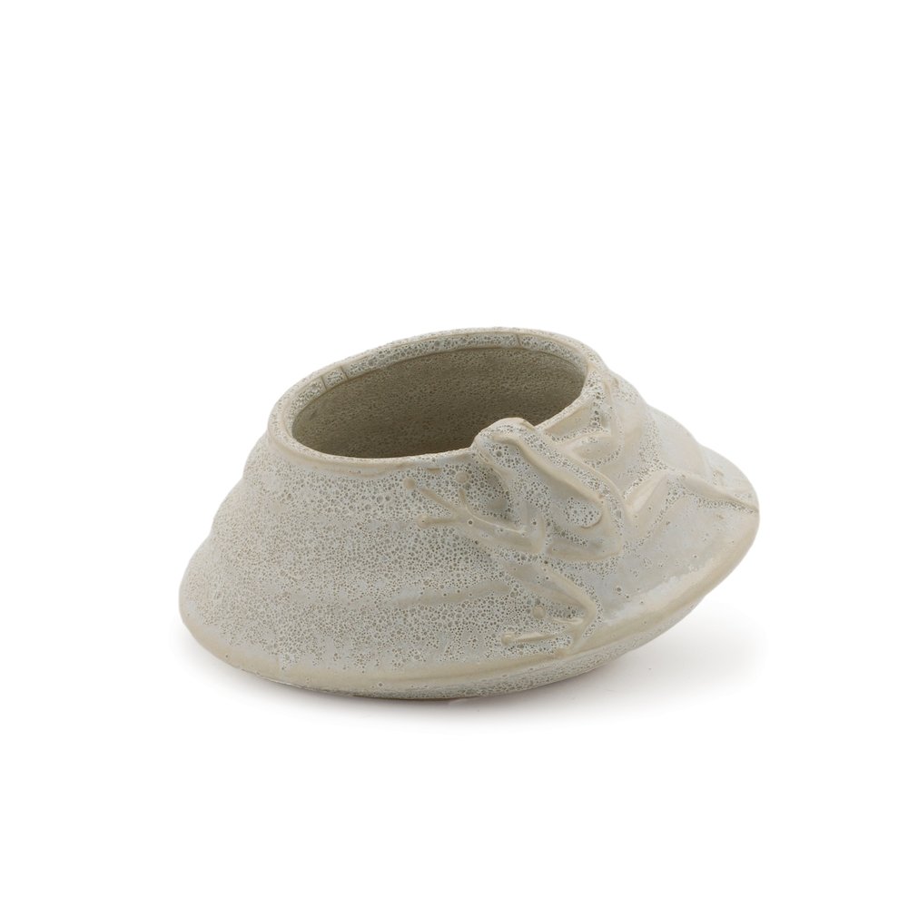 Round Porcelain Planter with Frog (Set of 2). Picture 3