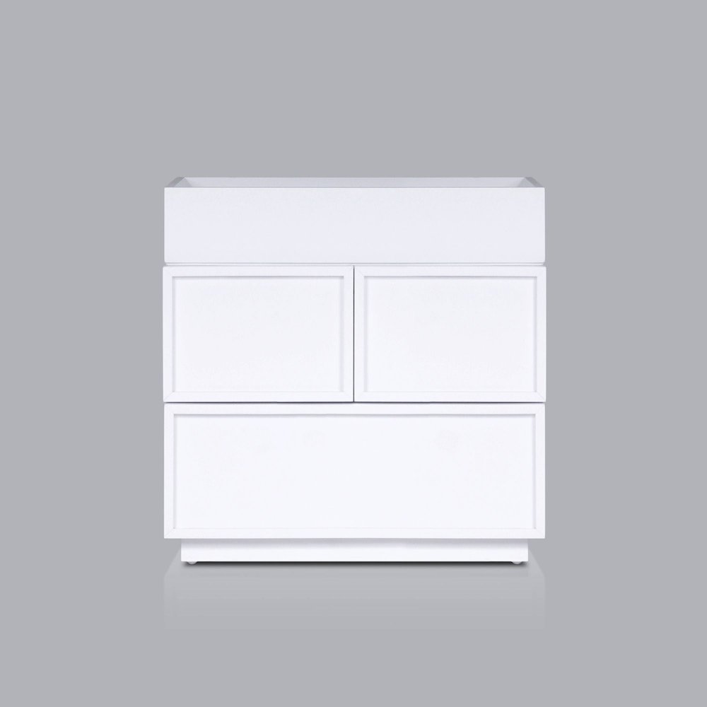 Transitional Luca Nightstand, White. Picture 1