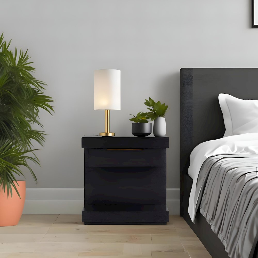 Contemporary Xavier Nightstand, Black. Picture 2