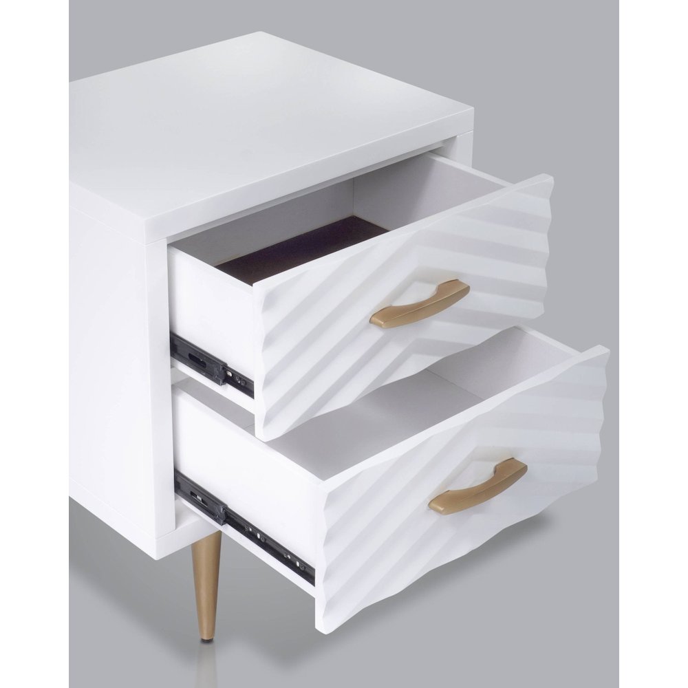 Contemporary Trixie Nightstand, White. Picture 5