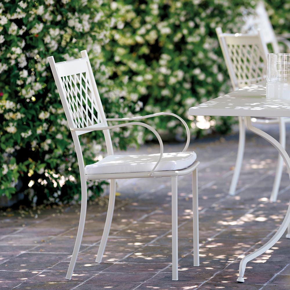 Armchair White. Picture 2