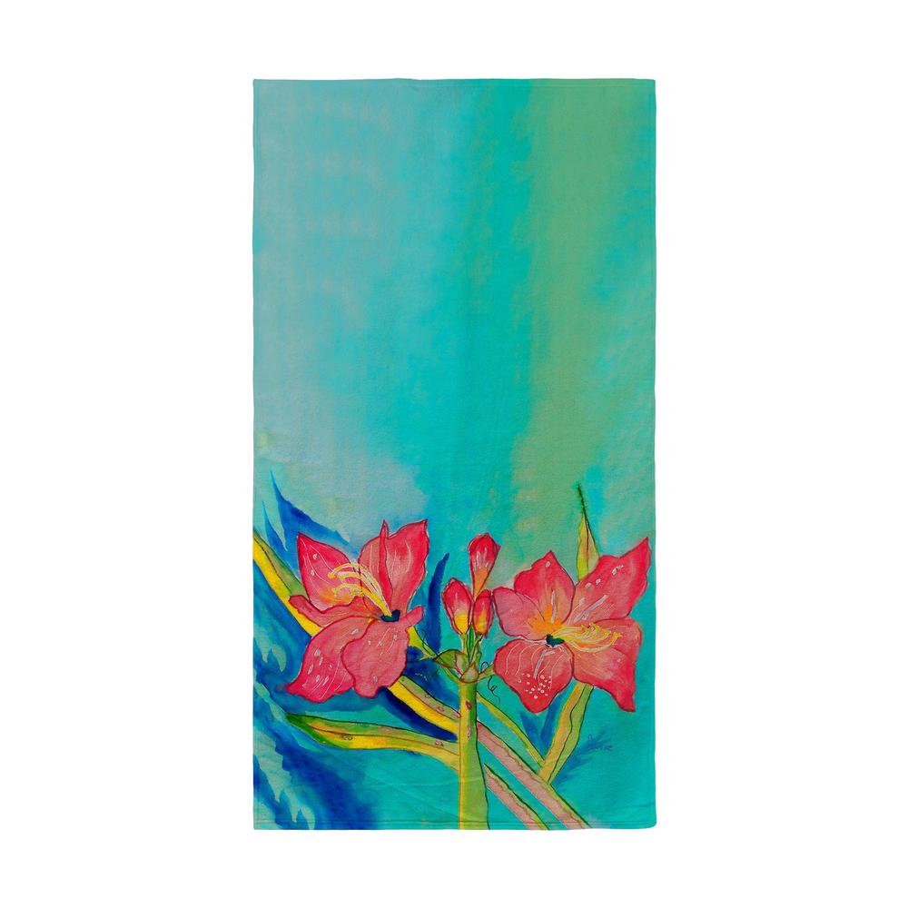 Pink Amaryllis Beach Towel. Picture 1