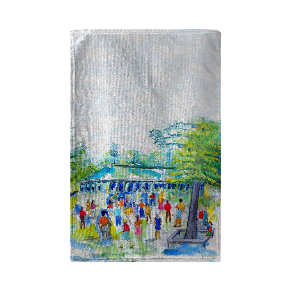 Pavilion Crowd Beach Towel. Picture 1