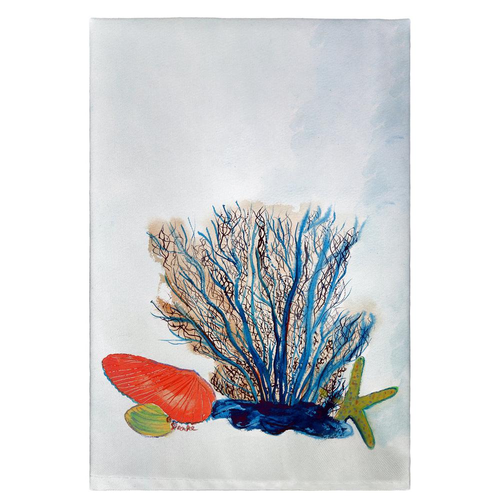 Coral & Shells Guest Towel. Picture 1