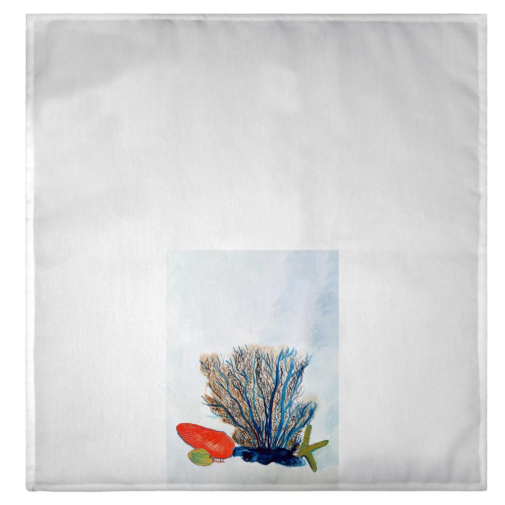 Coral & Shells Guest Towel. Picture 2