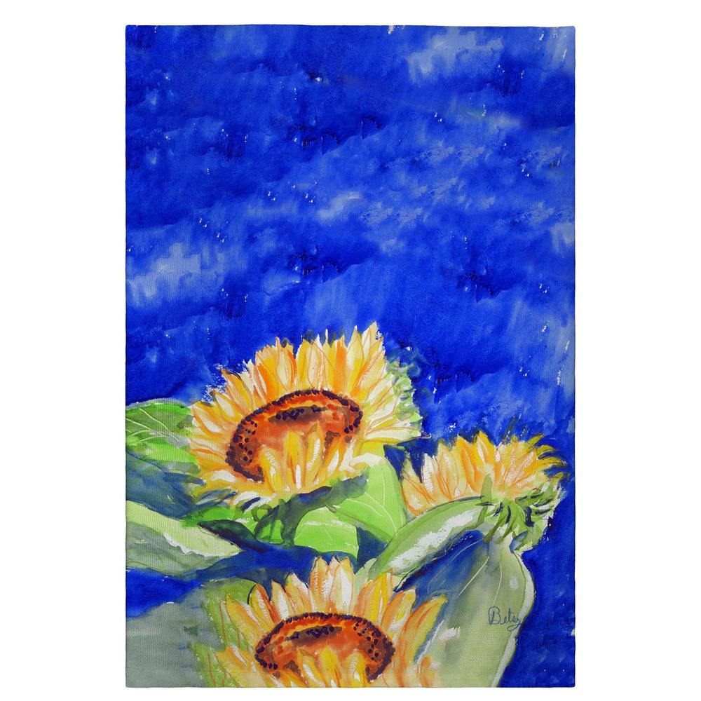 Rising Sunflower Guest Towel. Picture 1