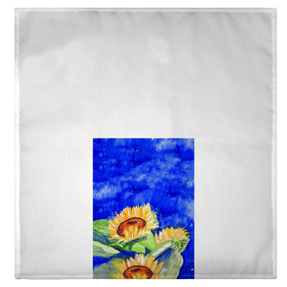 Rising Sunflower Guest Towel. Picture 2