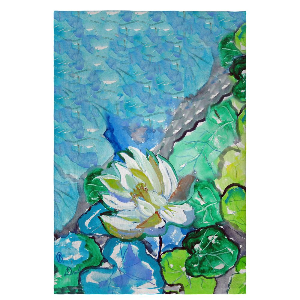 White Lily Guest Towel. Picture 1