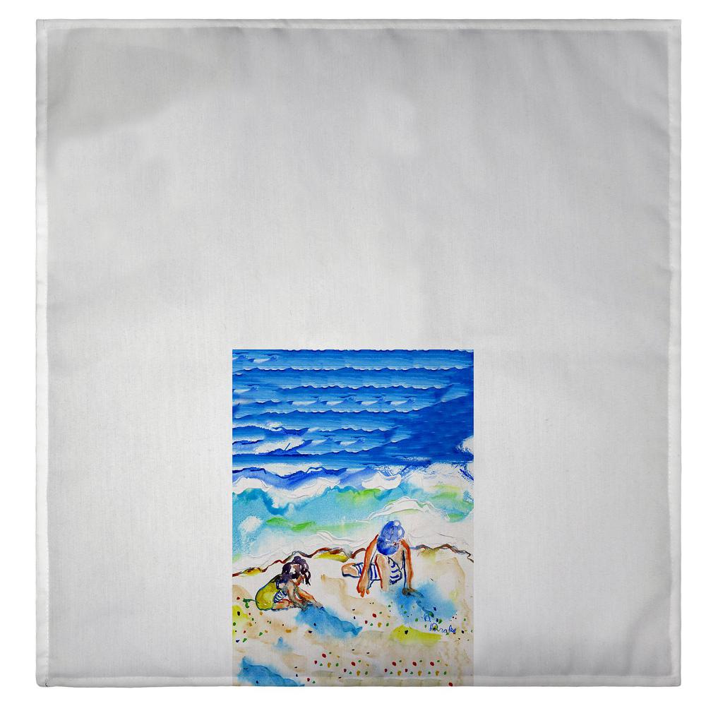 Playing in the Sand Guest Towel. Picture 2