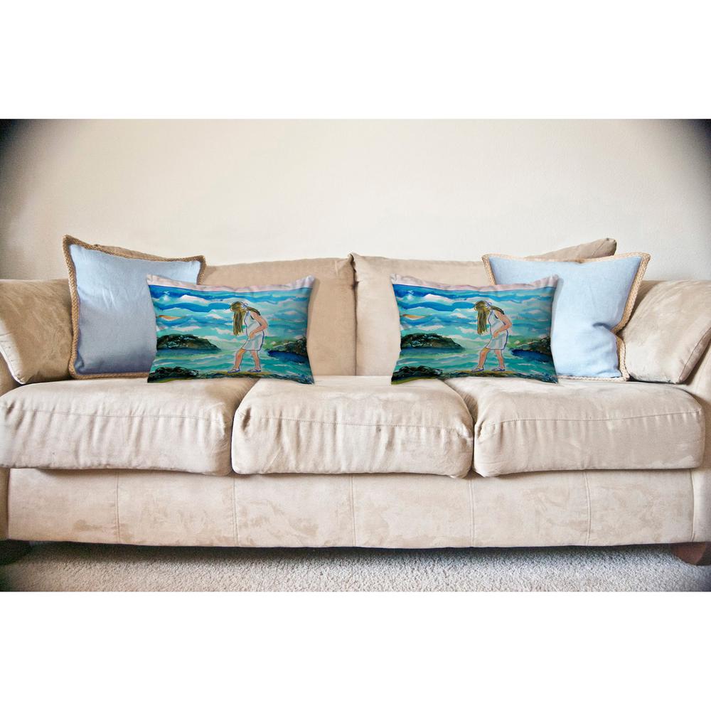 Mia on the Rocks No Cord Pillow 16x20. Picture 2