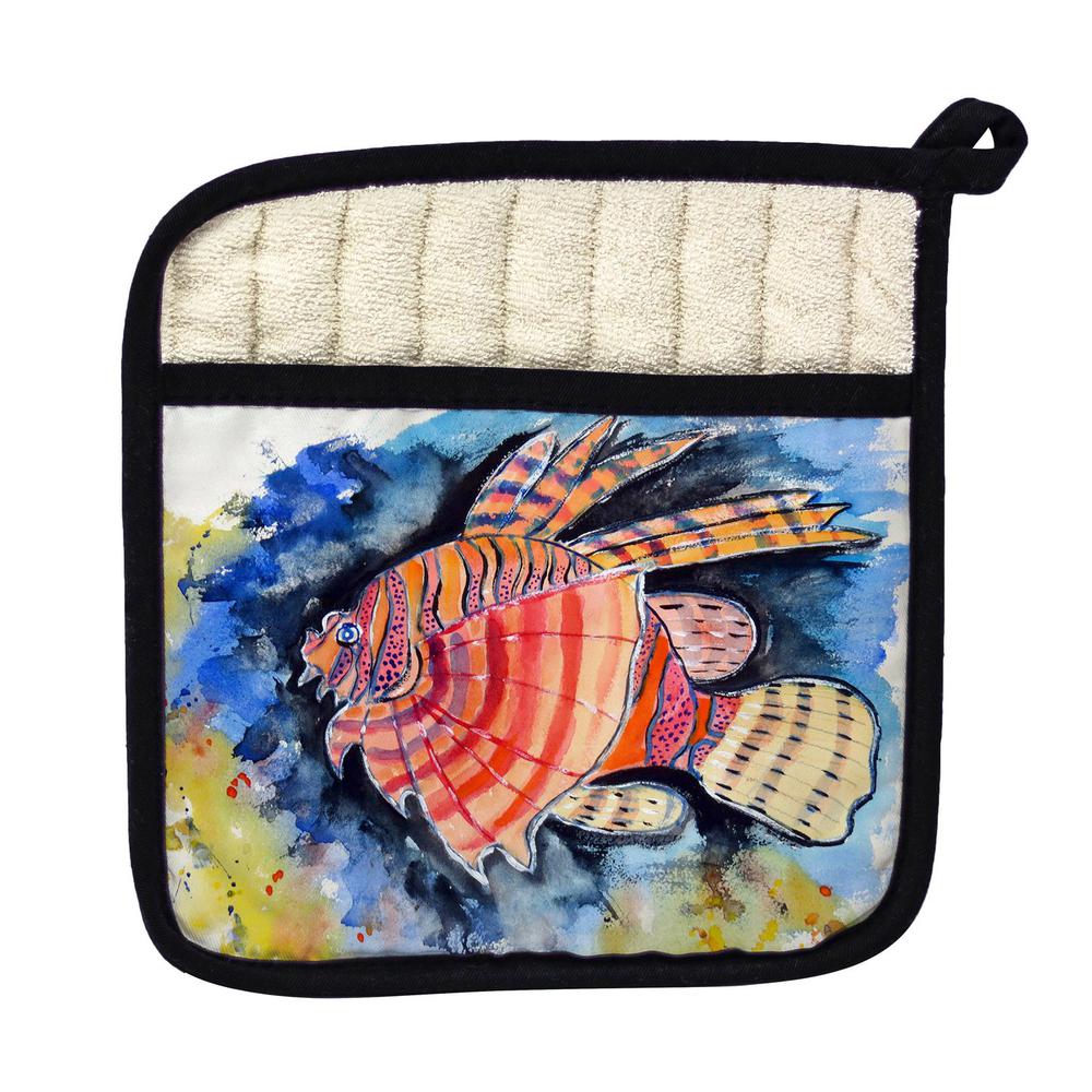 Betsy's Lion Fish Pot Holder. Picture 1
