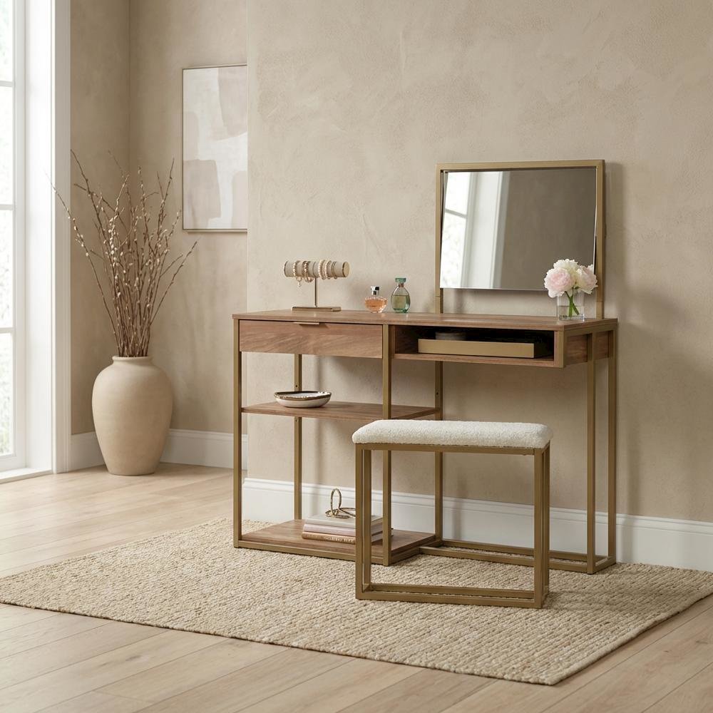 International Lux , Sindoori Mango finish. Picture 3