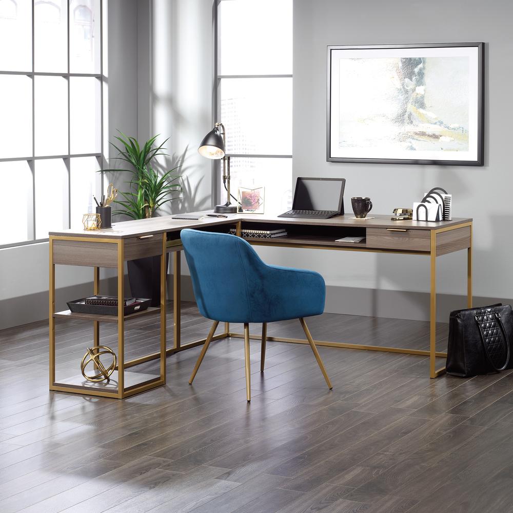 International Lux L-Desk. Picture 12