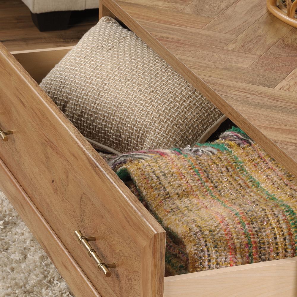 Coral Cape Coffee Table Sma. Picture 9