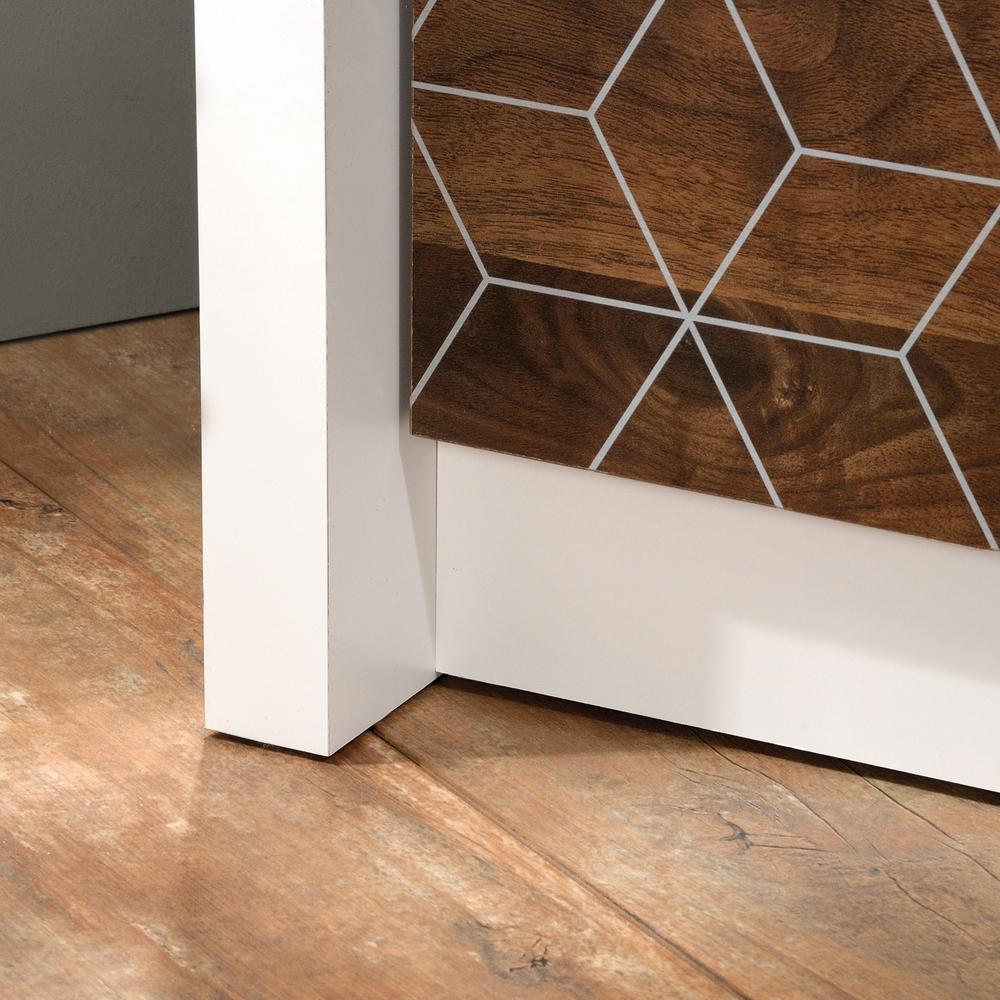 Harvey Park 4-Drawer Chest Sw. Picture 8