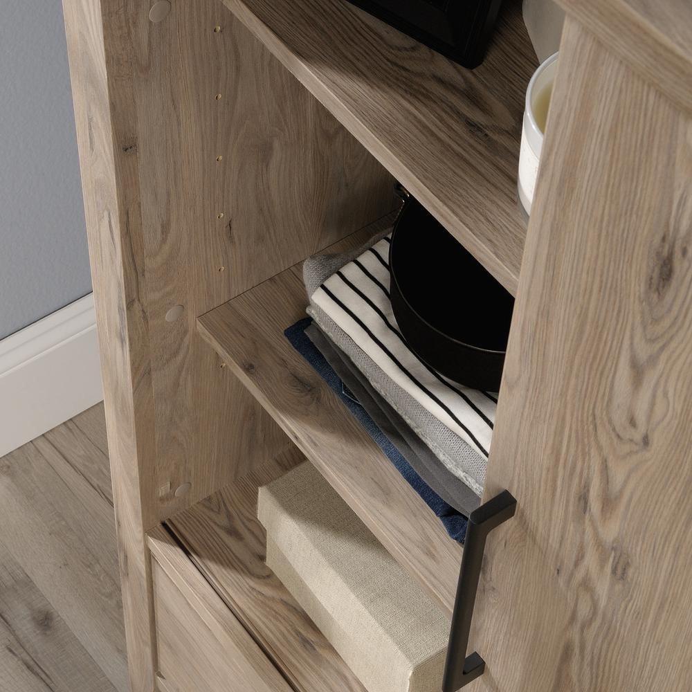 Summit Station Armoire Lao. Picture 8