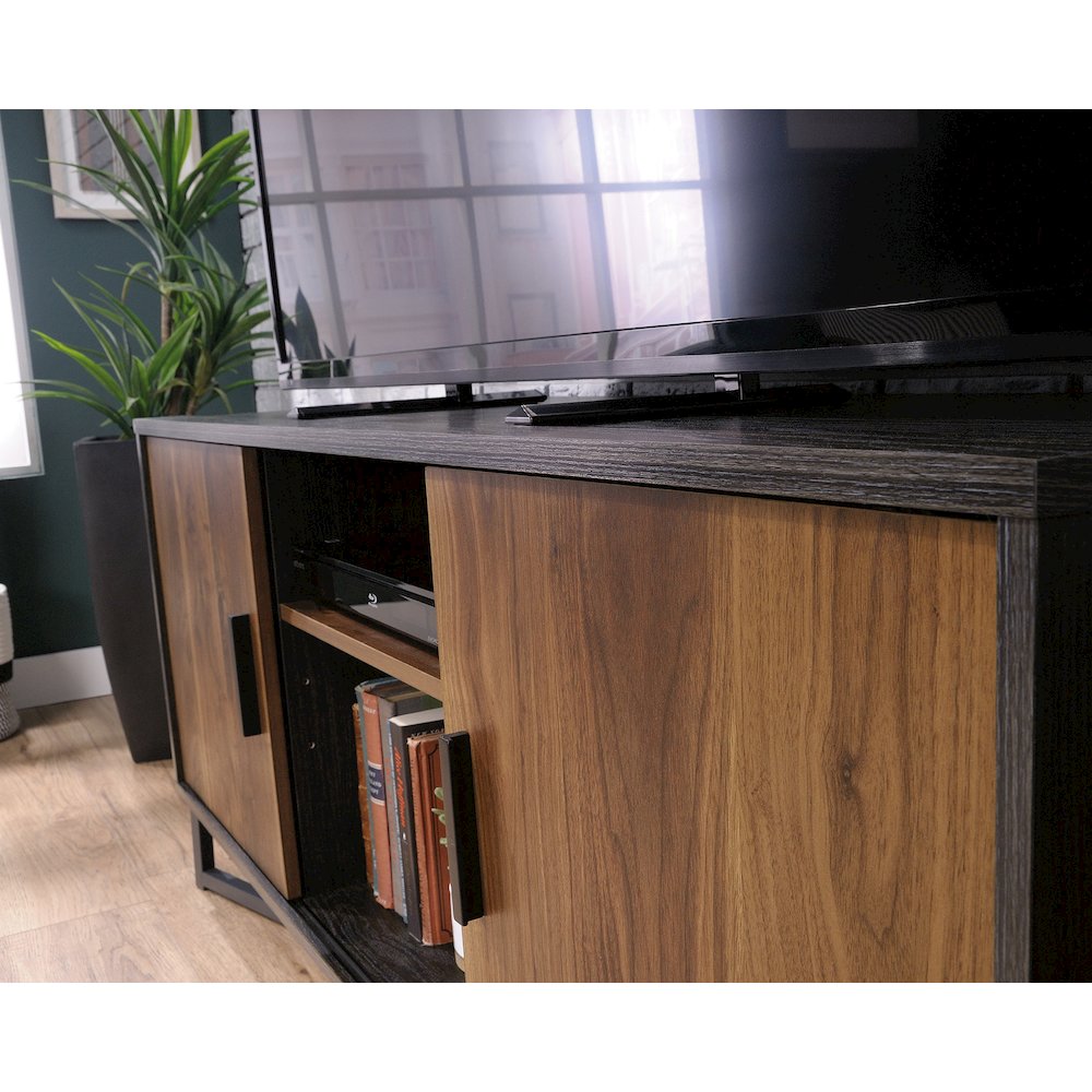 Canton Lane Credenza. Picture 9